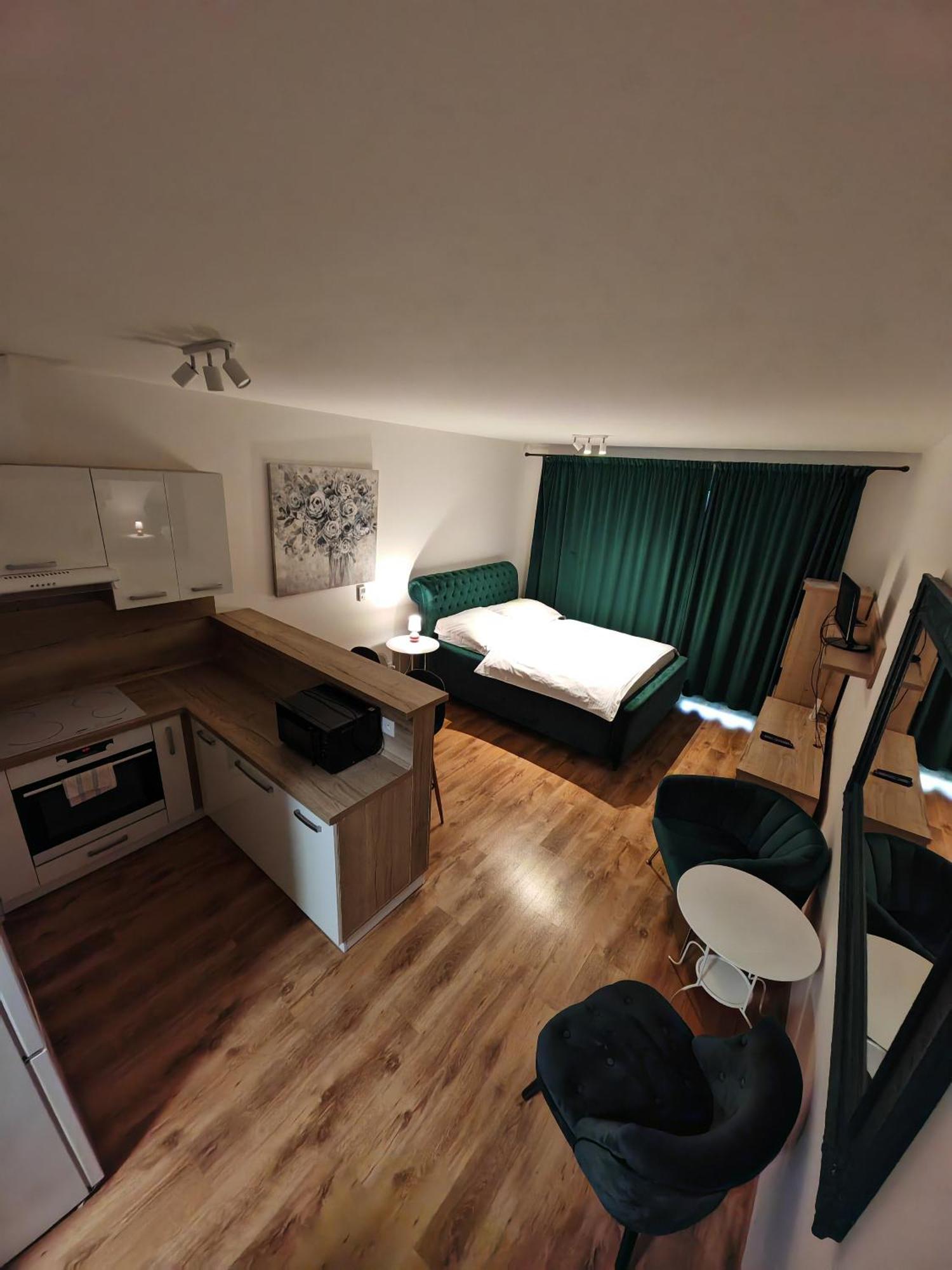 Entrez Radnica Apartamento Košice Exterior foto