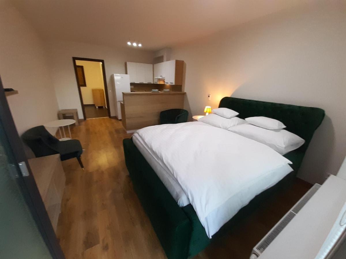 Entrez Radnica Apartamento Košice Exterior foto